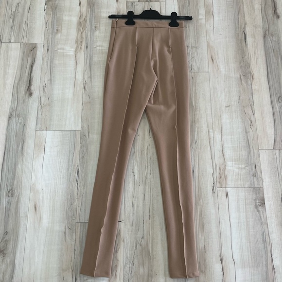 MaxMara Elegant Beige fitted pant. - Picture 2 of 4